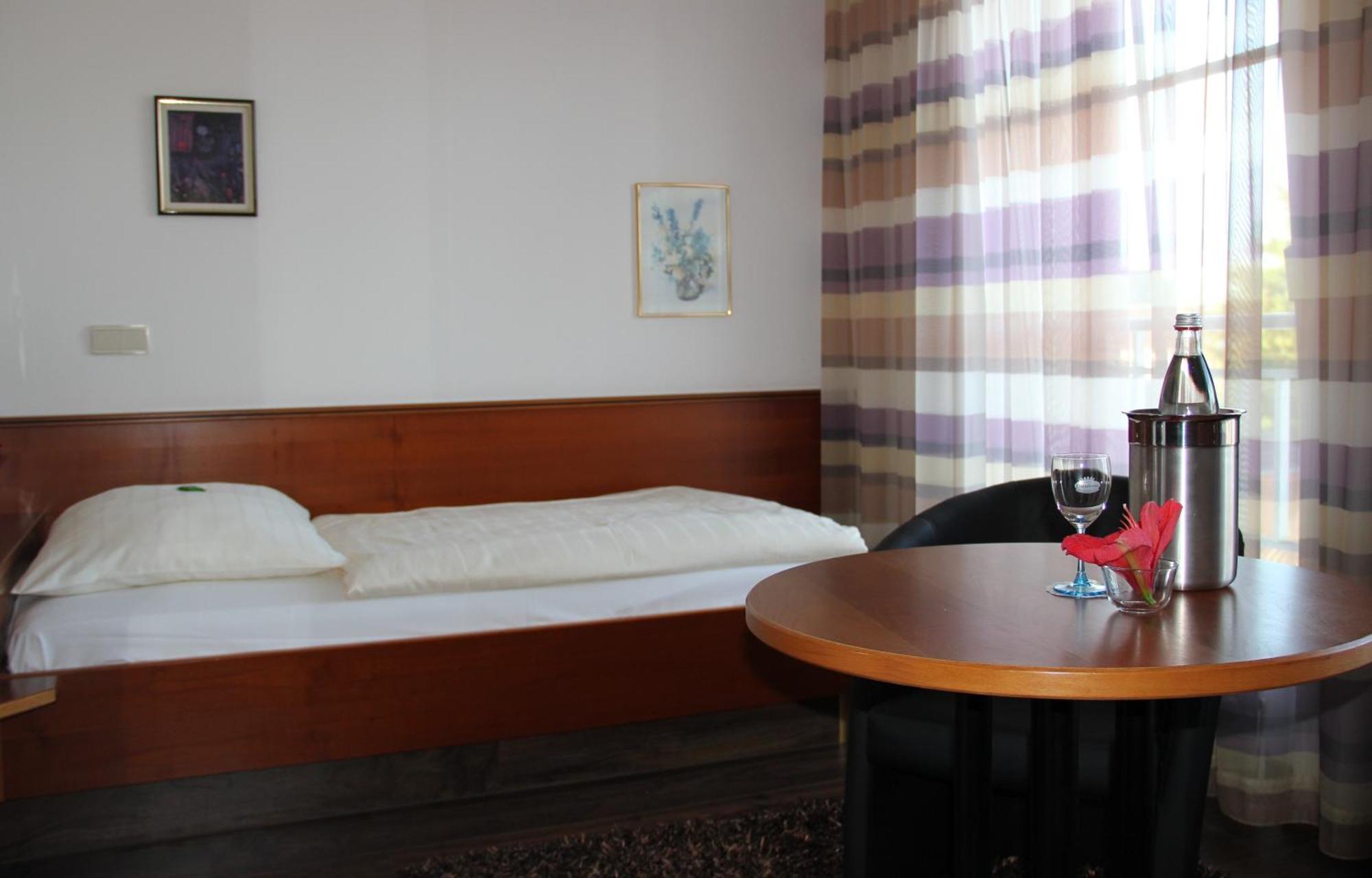 Classic Hotel Kaarst Εξωτερικό φωτογραφία