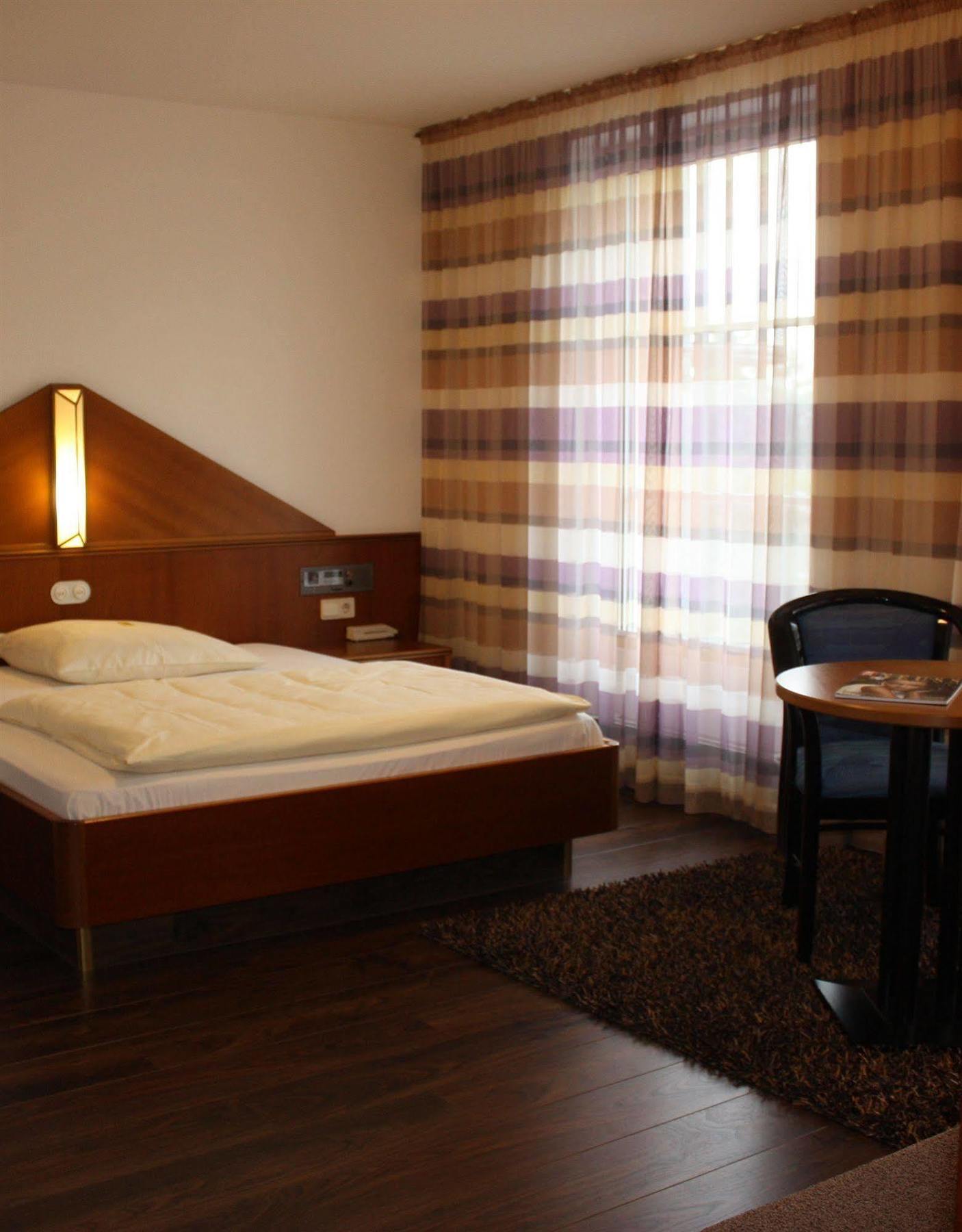 Classic Hotel Kaarst Εξωτερικό φωτογραφία